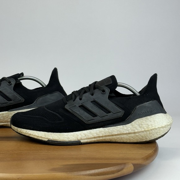 Mens Adidas Ultraboost 22 Core Black Athletic Running Gym Sneakers Shoes Size 11 main image 9